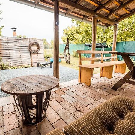 Apartman Ve Dvore Ratiskovice Luaran gambar
