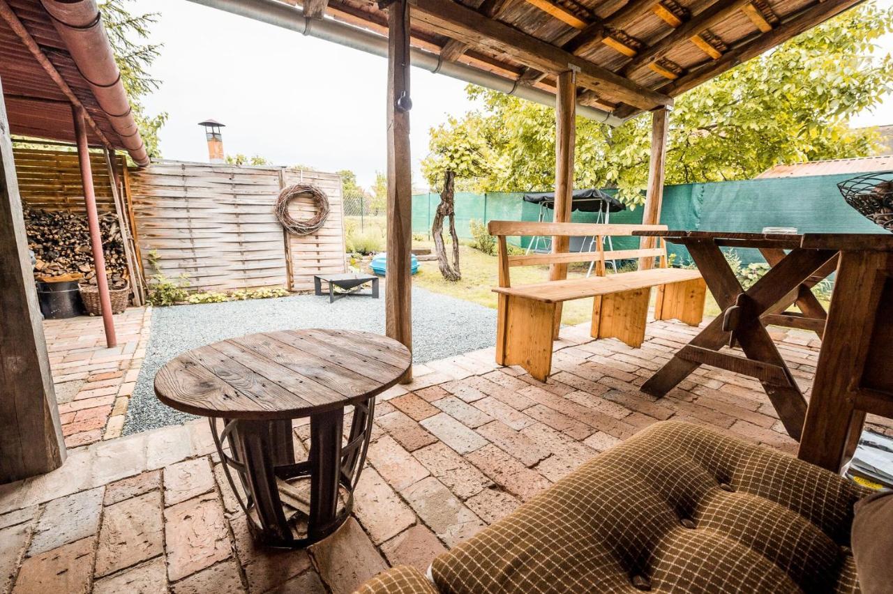 Apartman Ve Dvore Ratiskovice Luaran gambar