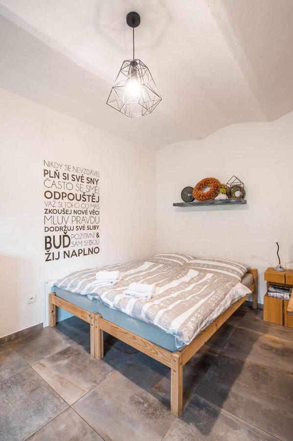 Apartman Ve Dvore Ratiskovice Luaran gambar