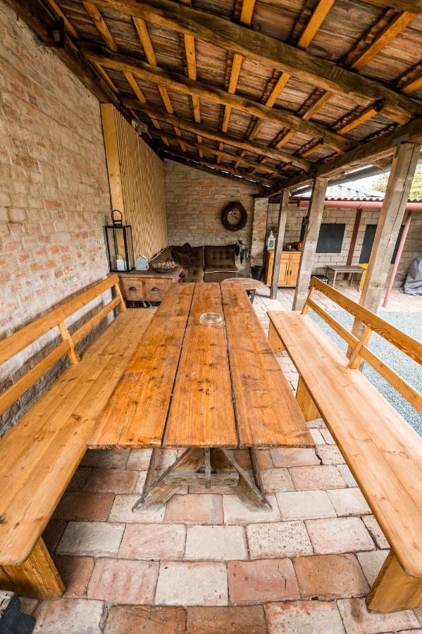Apartman Ve Dvore Ratiskovice Luaran gambar