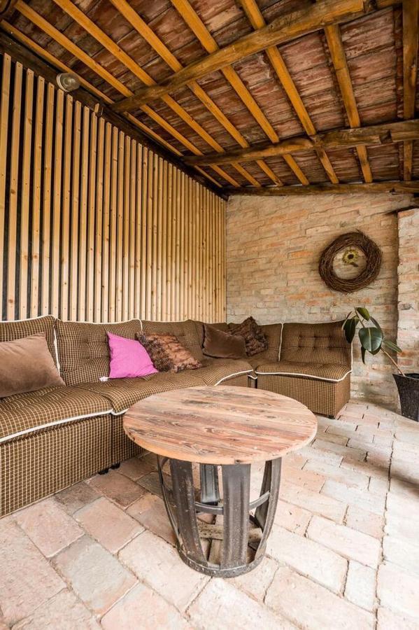 Apartman Ve Dvore Ratiskovice Luaran gambar