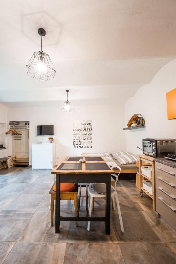 Apartman Ve Dvore Ratiskovice Luaran gambar