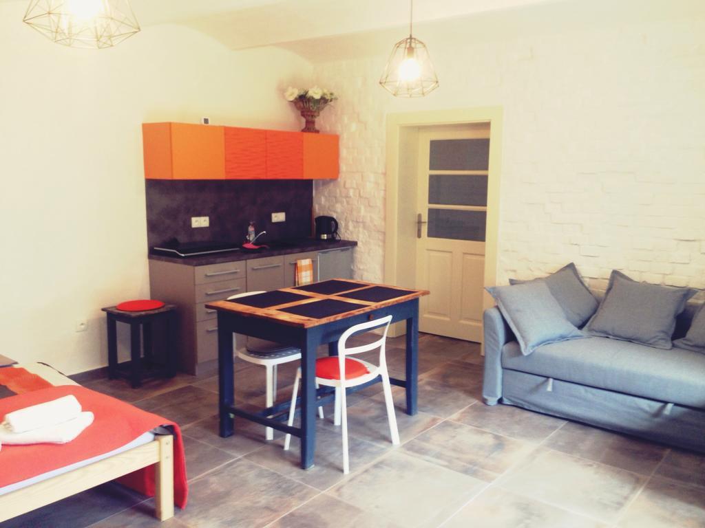 Apartman Ve Dvore Ratiskovice Luaran gambar